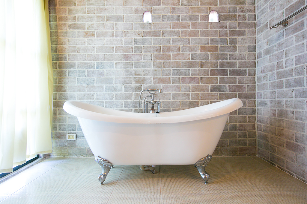 Causes Of Bathtub Problems: How A Plumber Can Help | Henderson, NV