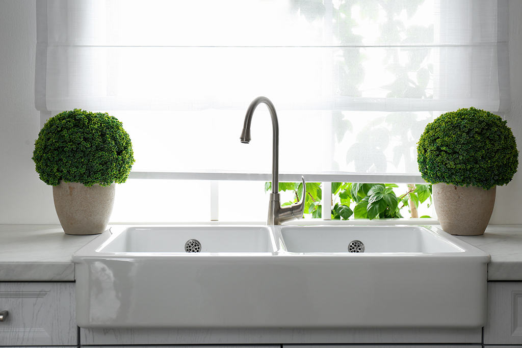 When Should I Have A Plumber Replace My Sink? | Summerlin, NV